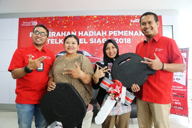 Warga Jogja Mendapat Hadiah Utama Mobil BMW Seri 3 Program Telkomsel ...